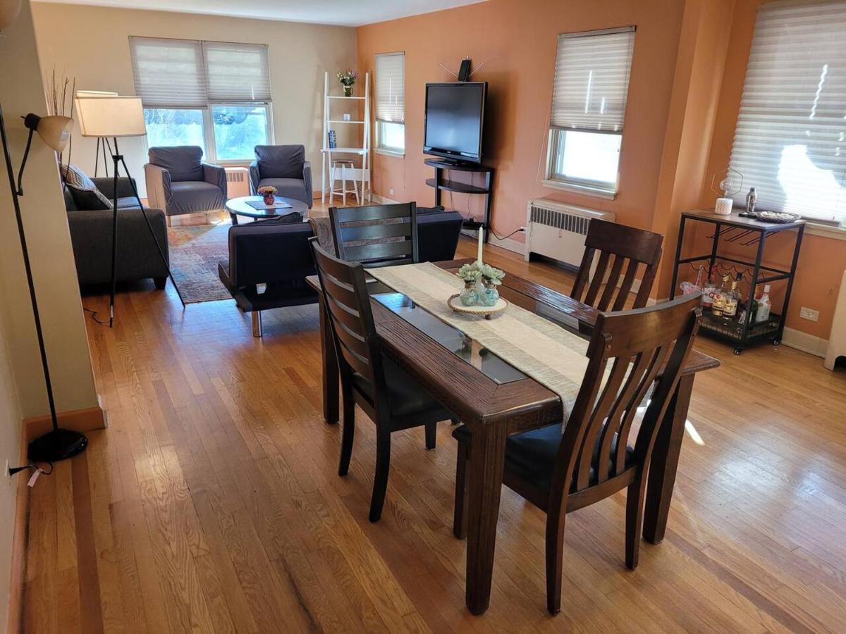 Great Chicago Getaway 2 Bedrooms Sleeps 1 To 4 ภายนอก รูปภาพ